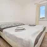 Jelena * Rogoznica (Sibenik-Knin)