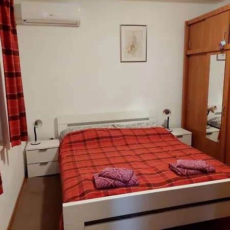 Jelena Apartamento Rogoznica (Sibenik-Knin)