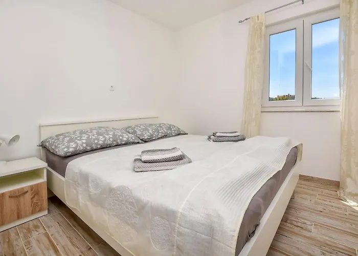 Jelena * Rogoznica (Sibenik-Knin)