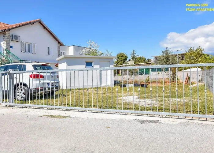 Jelena * Rogoznica (Sibenik-Knin)